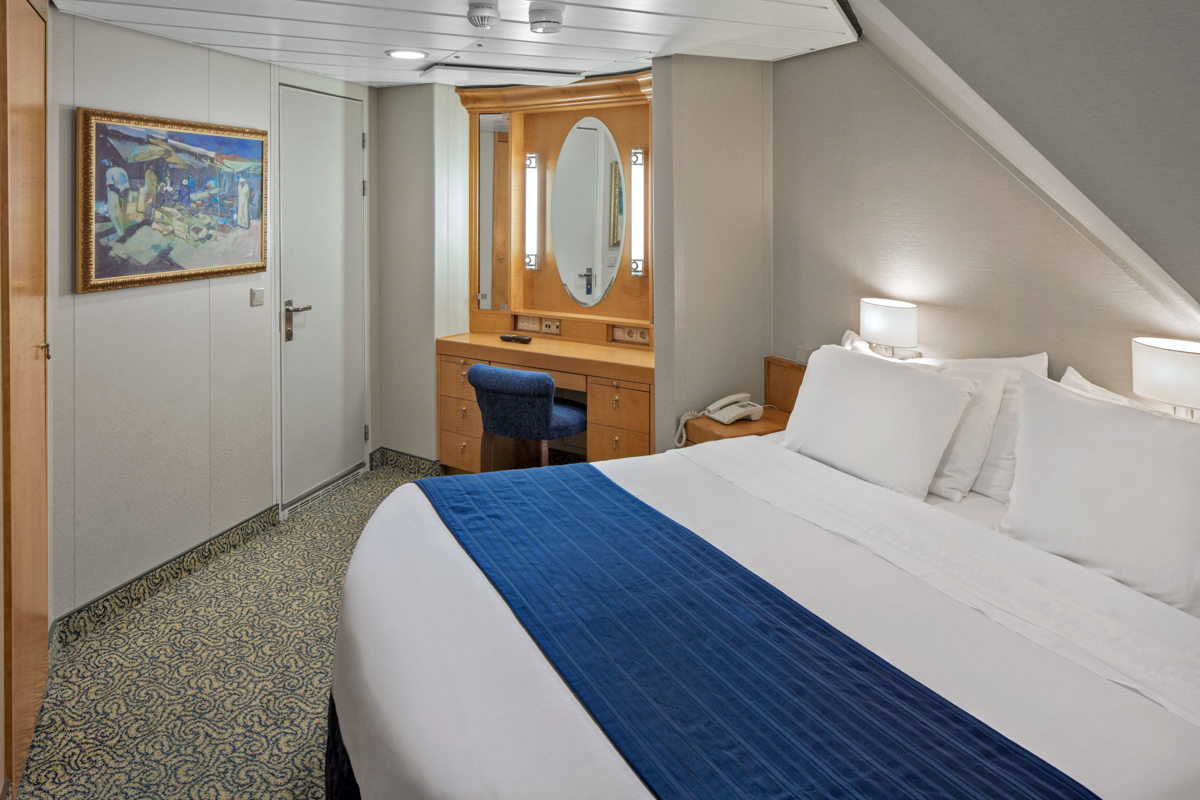 MyCruise Royal-Caribbean-Cruise-Line Radiance-of-the-Seas Kahytter Suite OT2